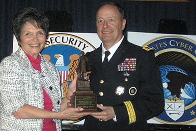 Gen Alexander recieving the Abraham Lincoln Award